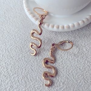 Squiggle snake dangle earrings
